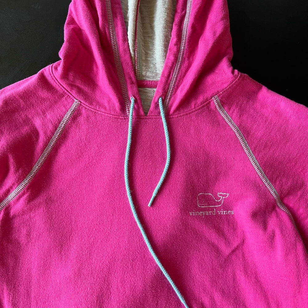 Pink vineyard vines hoodie